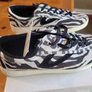 NIB Tretorn tennis shoes